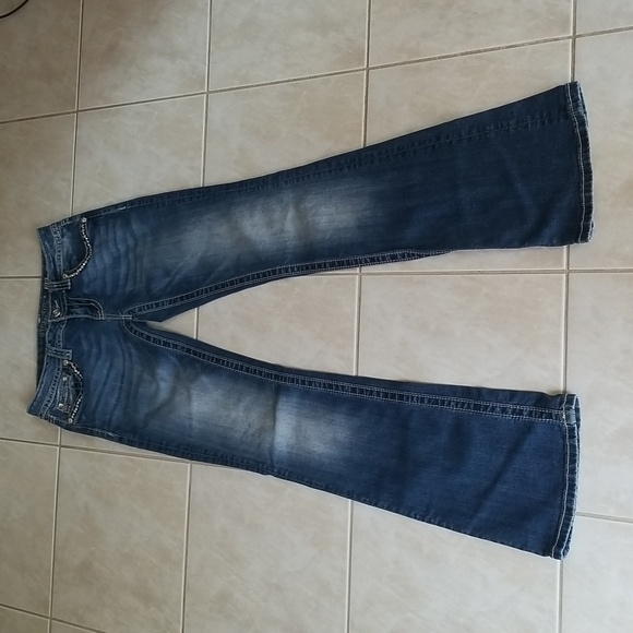 Miss Me Medium Wash Mid Rise Signature Bootcut Jeans. - Picture 8 of 16